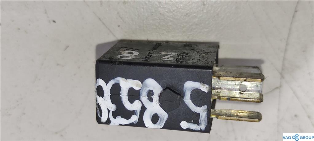 реле (прочие) Audi A4 B7 2006, 2.0 л., TFSI, бензин, седан, 8Z0951253, 7M0951253C, 4H0951253C, . - фото №1