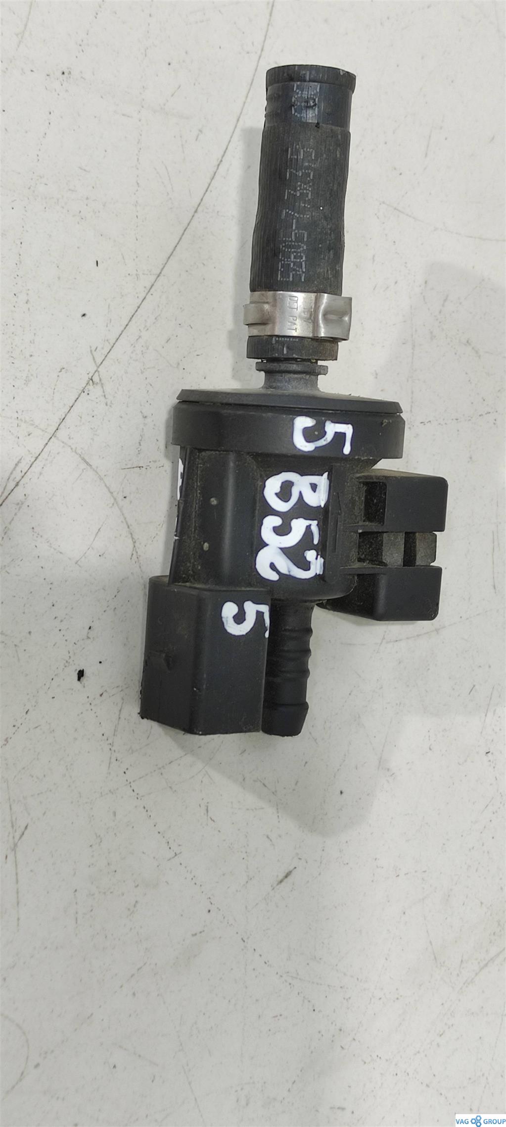 клапан вентиляции топливного бака Volkswagen Passat B7 2013, 2.0 л., бензин, седан, 06E906517A, 0280142431, . - фото №1