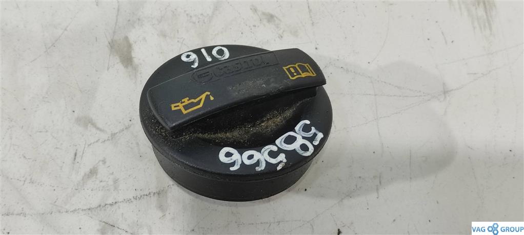 пробка маслозаливная Volkswagen Passat B7 2013, 1.8 л., TSI, бензин, седан, CDH, CFK, 06C103485T, 06C103485P, CAE, CAB - фото №1