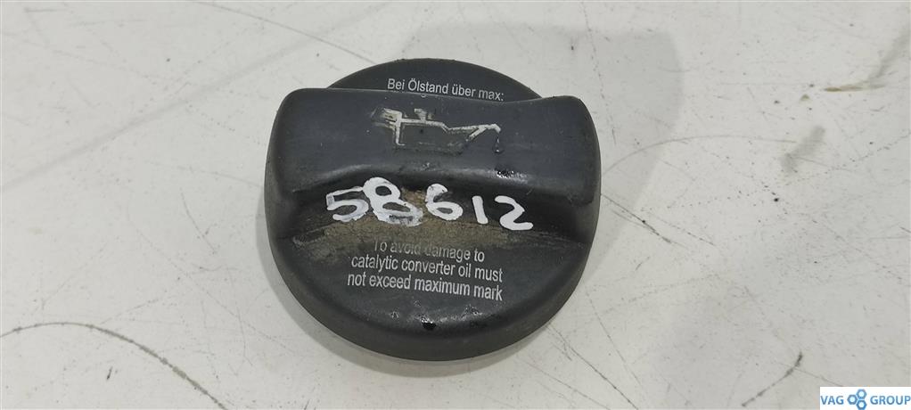 пробка маслозаливная Volkswagen Caddy 3 поколение 2006, 1.4 л., бензин, фургон, 026103485L, 026103485K, 06B103485C, . - фото №1