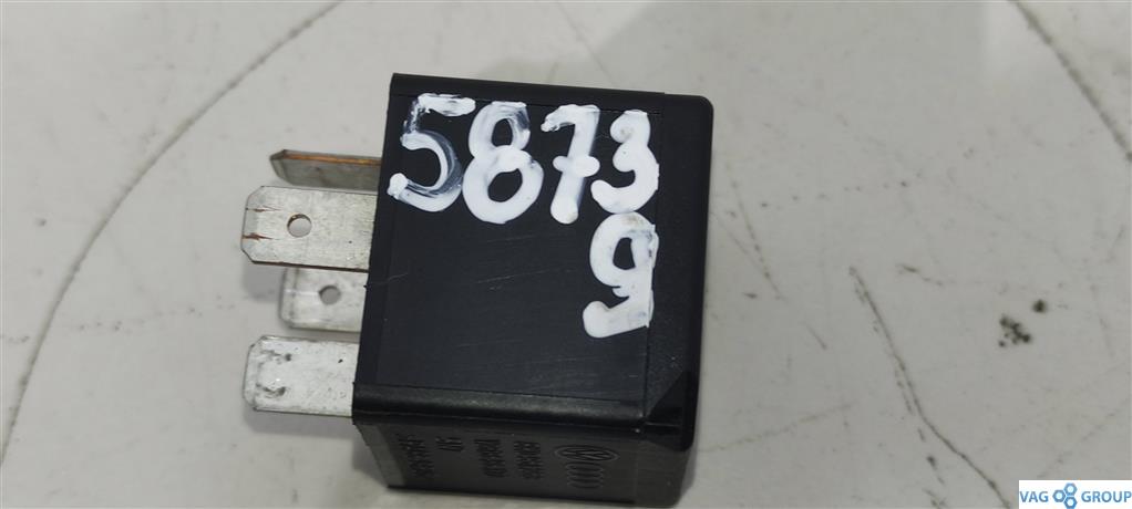 реле (прочие) Volkswagen Jetta 5 поколение 2006, 1.9 л., TDi, бензин, седан, 141951253B, 8D0951253A, 4H0951253A, 8K0951253, 431951253H, . - фото №1