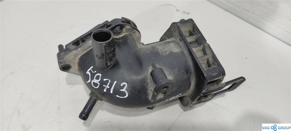 патрубок (трубопровод, шланг) Volkswagen Tiguan 1 поколение 2009, 1.4 л., TFSI, бензин, внедорожник 5 дв., 03C129721B, BLG, BMY, 03C129721D, CDGA, CAVD, CNWA - фото №1