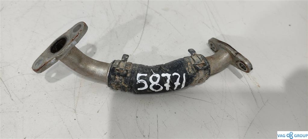 масляная трубка турбины Volkswagen Amarok 1 поколение 2013, 2.0 л., бензин, пикап, 06H145735G, 06H145735H, CAW, CCT, CDN, CFK, CBF, CCZ, CAE, CHJ, CPM, CFP, CPS, CES, CET - фото №1