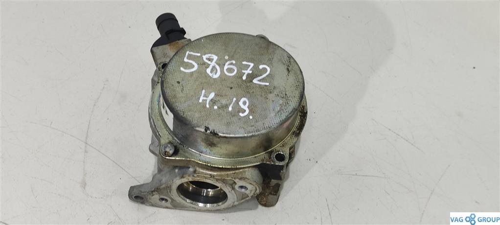 насос вакуумный Volkswagen Passat B6 2007, 1.8 л., TFSI, бензин, универсал, 06H145100AB, 06H145100S, BYT, BZB, 06H145100AK, CAWB, BZW - фото №1