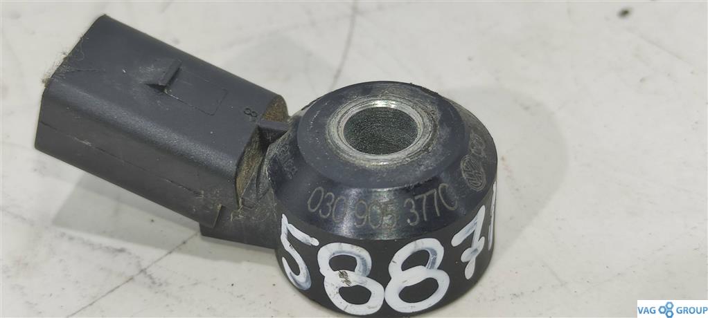 датчик детонации Volkswagen Golf 6 поколение 2010, 1.4 л., TFSI, универсал, BVZ, CAX, CDG, BSE, BVY, BLV, 030905377C, BVX, BSF, 030905377D, BWS, AXZ - фото №1