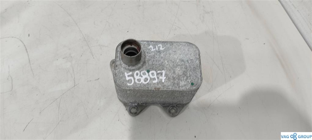 радиатор масляный Volkswagen Passat B7 2013, 2.0 л., TFSI, бензин, седан, 06J117021J, AXX, BWA, BYT, BZB, CAWB, CCZA, CDAA, 06H903143H, CDHB, CDNB, CFKA, CPMA - фото №1