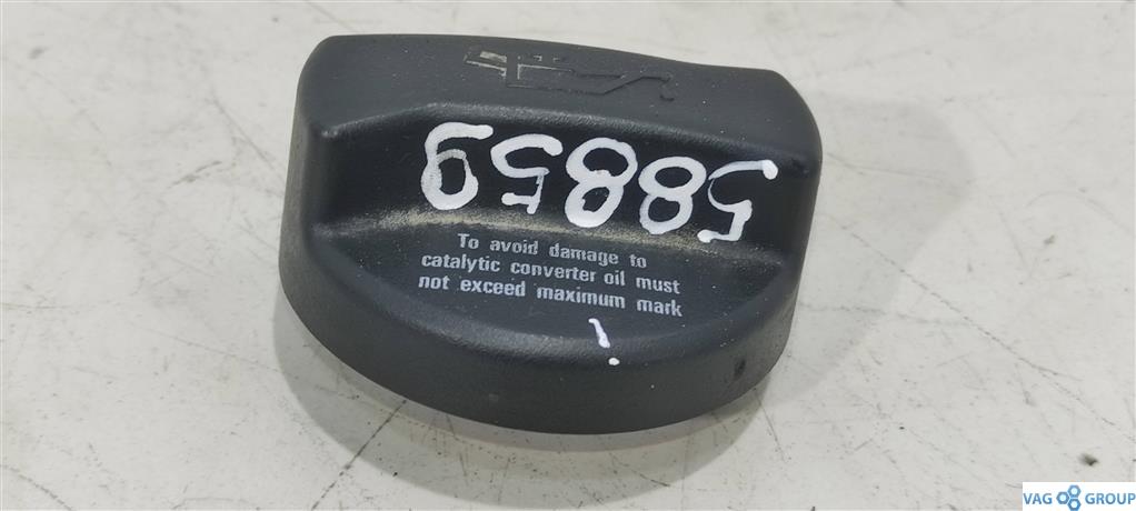 пробка маслозаливная Volkswagen Caddy 3 поколение 2006, 1.9 л., TDi, бензин, 06B103485B, 028103485, AXE, AXD, 06B103485C, BLJ, BNZ, BPC - фото №1