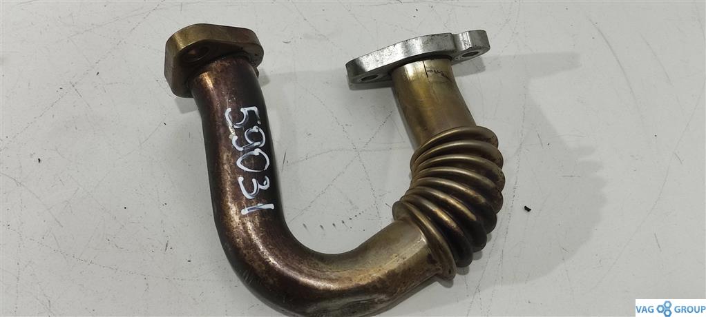 трубка системы рециркуляции EGR Volkswagen Passat B7 2013, 2.0 л., TDi, дизель, седан, CAY, CFH, 03P131521E, 03P131521B, CFF, CFG, CLL, CFW, CLN, CLJ, CFJ, CLC, CPY - фото №1