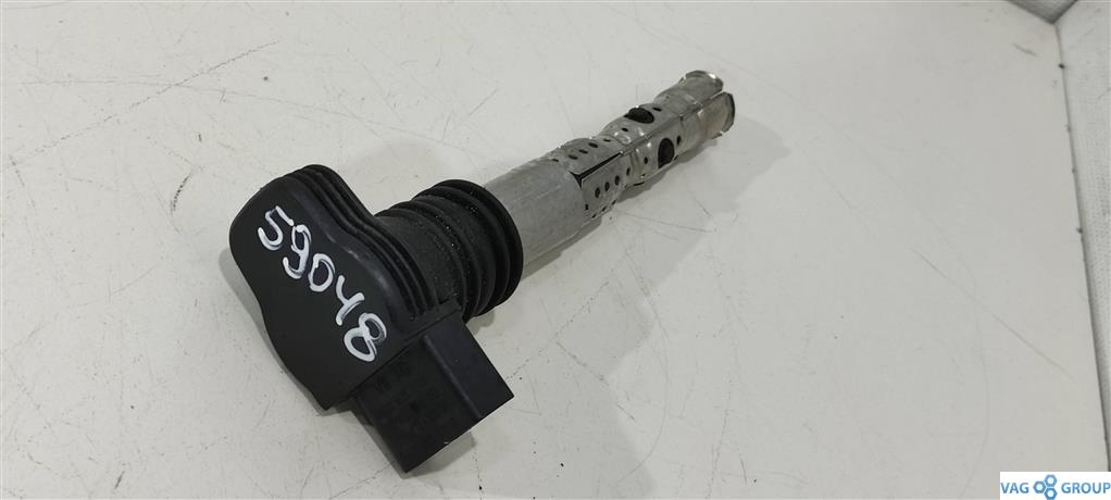 катушка зажигания Audi A6 4B/C5 2000, 1.8 л., бензин, седан, AVF, AVB, AKN, 06B905115L, AWT, AWM, ALT, AUM, 06B905115R, AWX, 06A905115D, AUQ, ALZ, AWV, ARY, ARX, 06B905115S, AWD, AWW, BAU - фото №1
