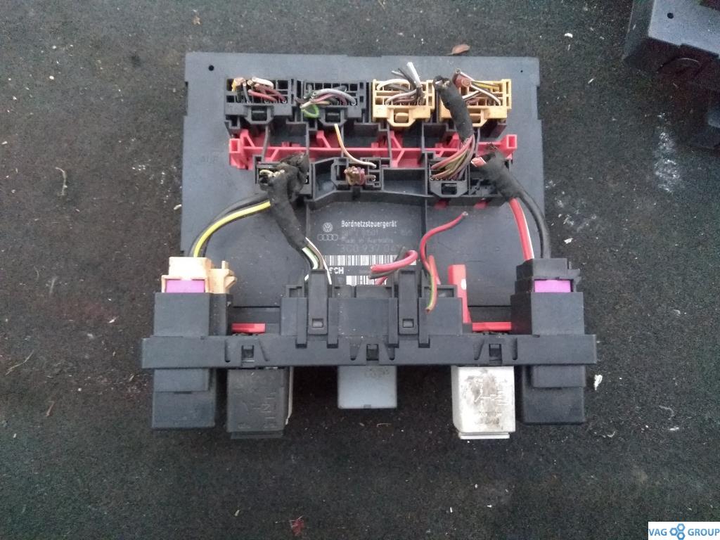 блок бортовой сети Volkswagen Passat B6 2006, 2.0 л., TFSI, бензин, седан, 3C0937049Q, 3C0937049AG, 3C0937049AL, 3C0937049S, 3C8937049AB, 3C8937049AC, 3C8937049F, 3C8937049S, . - фото №1