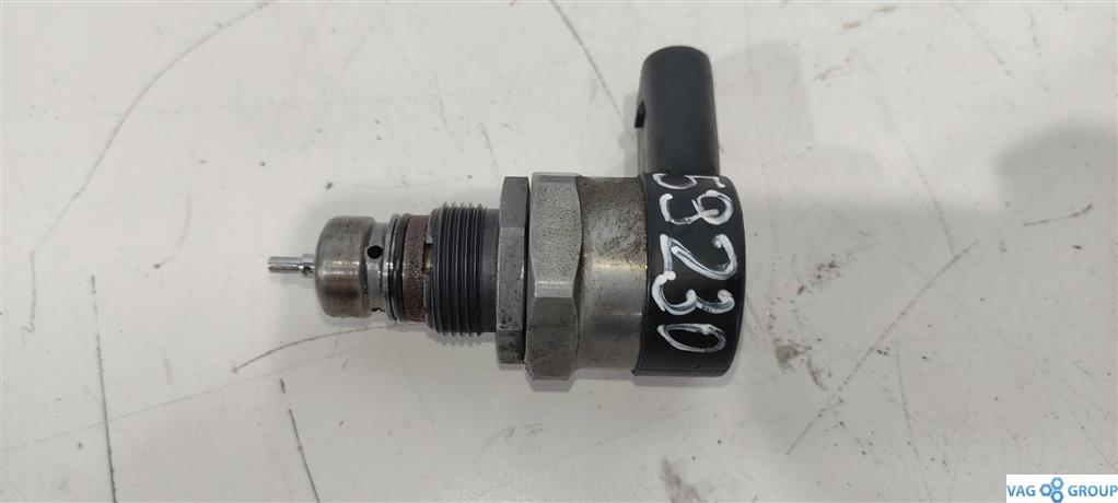 датчик давления топлива Volkswagen Passat B7 2013, 2.0 л., TDi, дизель, универсал, 057130764H, ., 0281002859, 03L130089 - фото №1