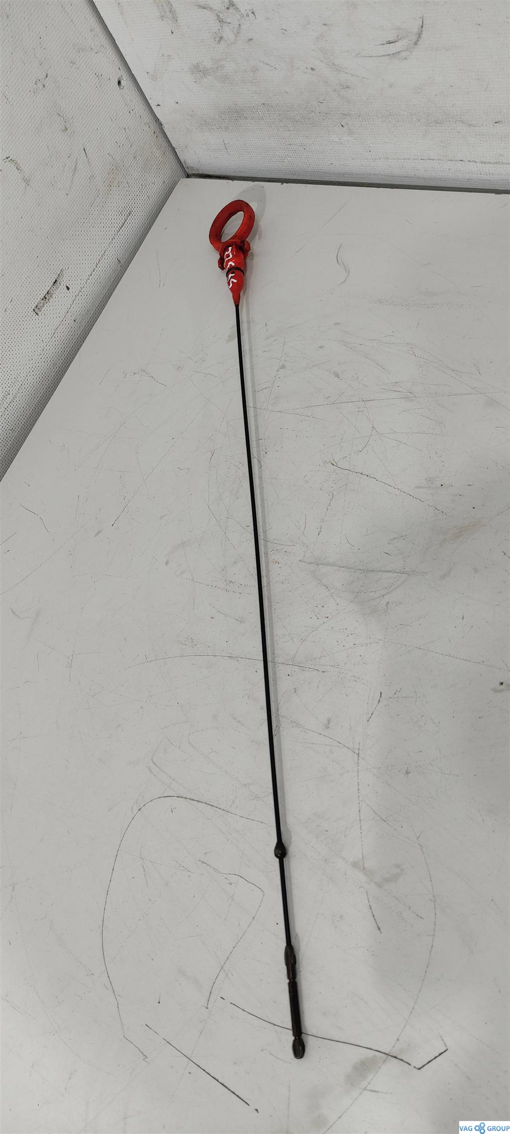 щуп двигателя Volkswagen Passat B6 2009, 2.0 л., TDi, дизель, седан, 03L103634J, 03L103634M, 03L115611T, 03L115611J, CFFA, CFFB, CFGB, CLLA, CFGC - фото №1