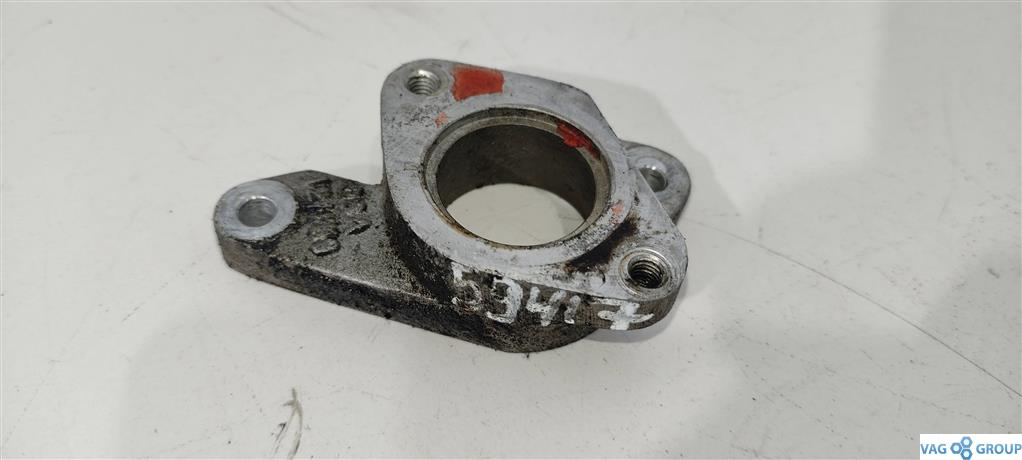 фланец (тройник) системы охлаждения Volkswagen Golf 3 поколение 1994, 1.8 л., бензин, хетчбэк 5 дв., 06A121159, AGR, . - фото №1