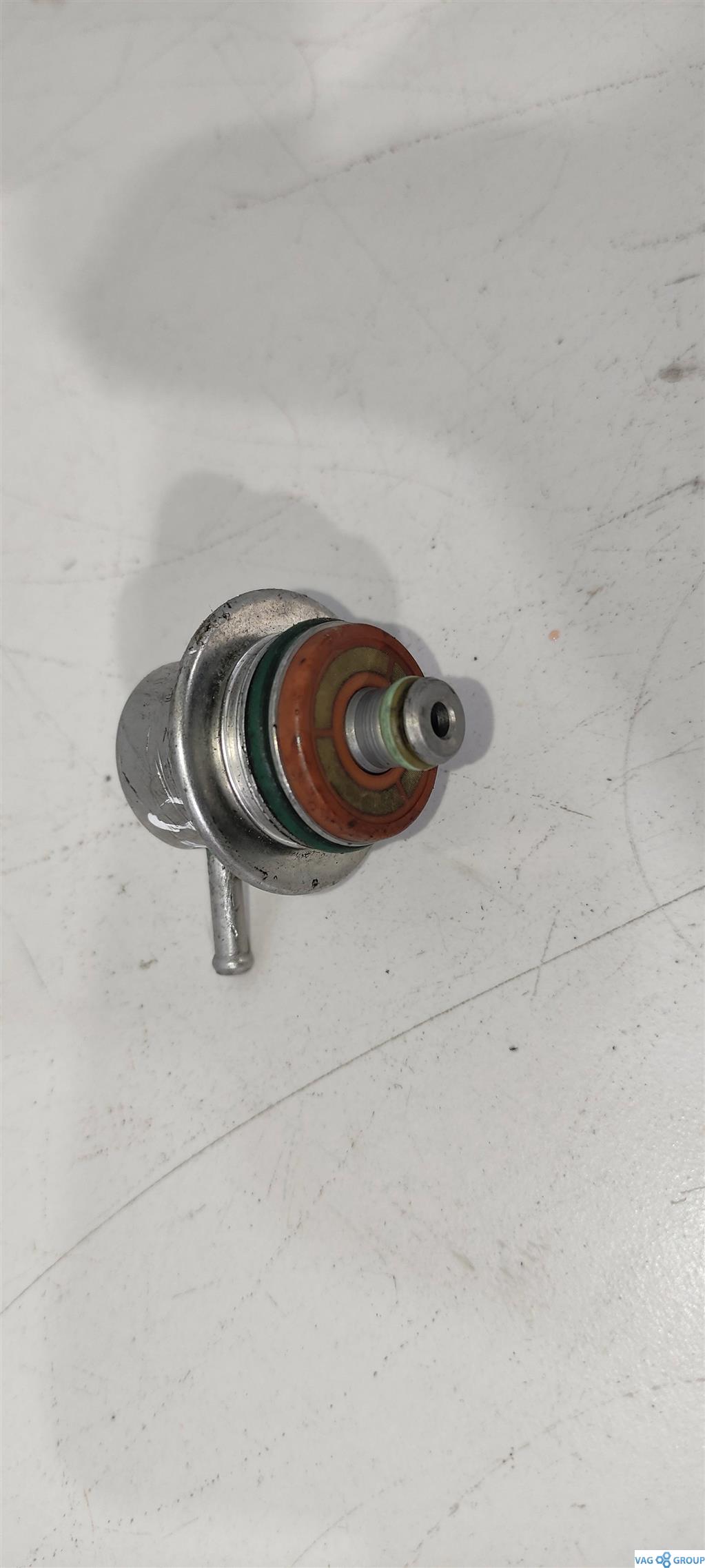 регулятор давления топлива Volkswagen Passat B5 1998, 1.8 л., бензин, седан, 078133534A, AFY., . - фото №1