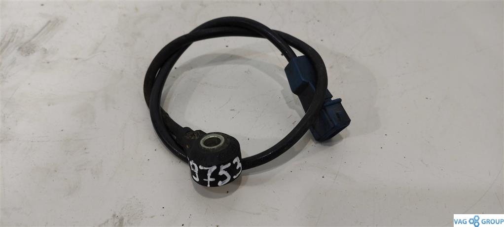 датчик детонации Volkswagen Passat B5 1999, 1.8 л., бензин, седан, APT, 054905377G, ADR, AGZ, ARG, . - фото №1