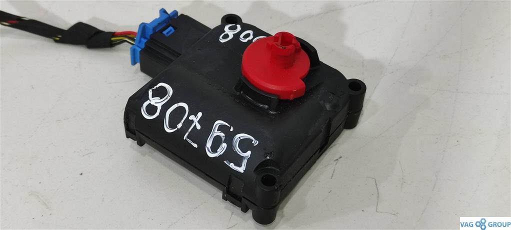 моторчик заслонки печки Audi A6 4F/C6 2006, 3.2 л., бензин, седан, 4E0820511, 0132801369, 4F0820511B, . - фото №1