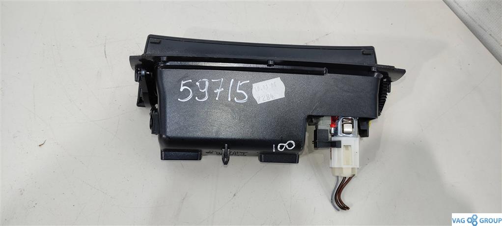 пепельница Volkswagen Passat B6 2006, 2.0 л., бензин, седан, 3C0863284A, 3C0857961A, 3C0857961F, 3C0857961H, . - фото №1