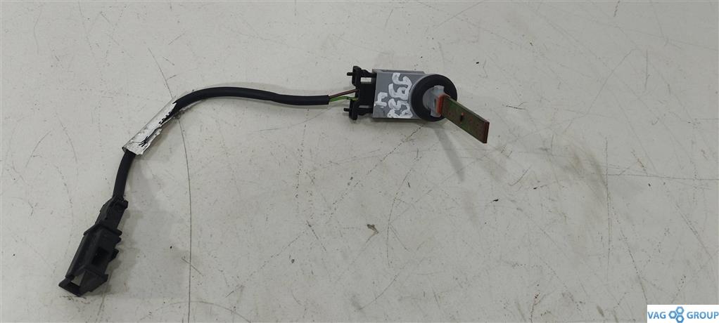 датчик температуры Audi A4 B7 2006, 2.0 л., бензин, седан, 4B0820539, . - фото №1