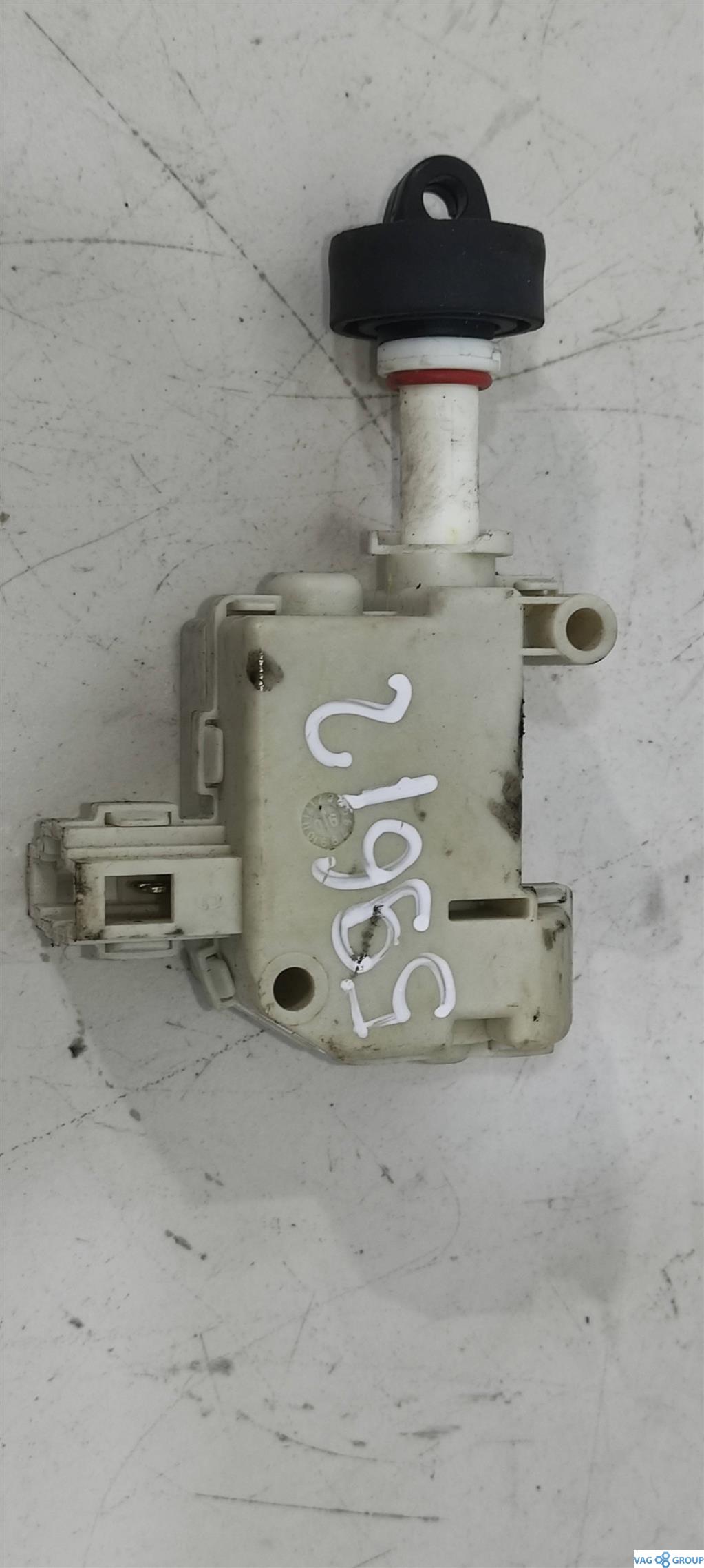 активатор замка крышки топливного бака Audi A6 4F/C6 2006, 2.0 л., бензин, седан, 3B0959782A, . - фото №1