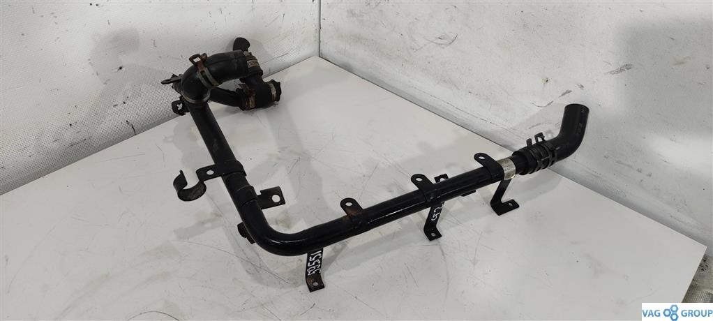 трубка охлаждающей жидкости Volkswagen Sharan 1 поколение 1999, 1.8 л., бензин, минивэн, AWC, AJH, 06A103211AB, 06A103211D, 06A103211J - фото №1