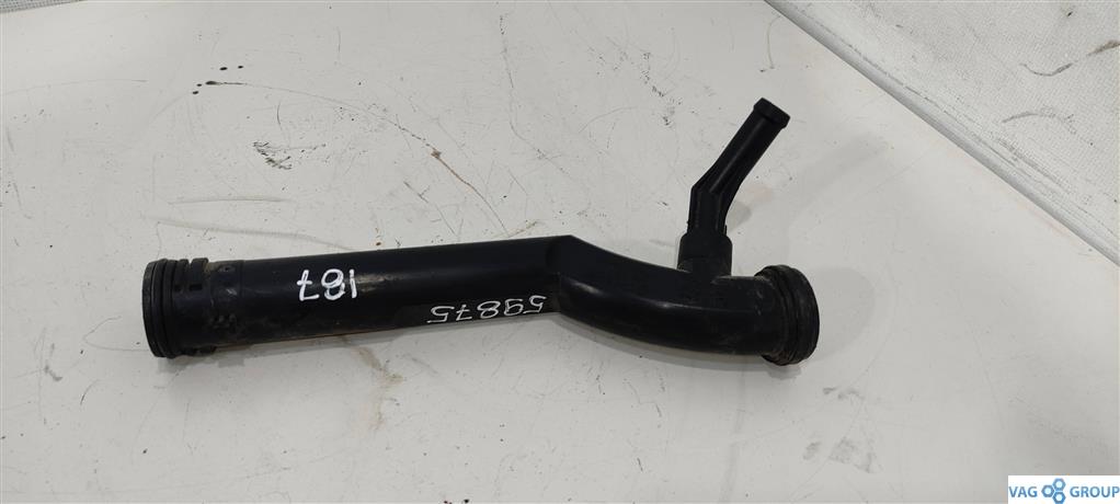 патрубок (трубопровод, шланг) Volkswagen Polo 5 поколение 2012, 1.2 л., бензин, хетчбэк 5 дв., 03E121065A, 03E121026B, CJLA - фото №1