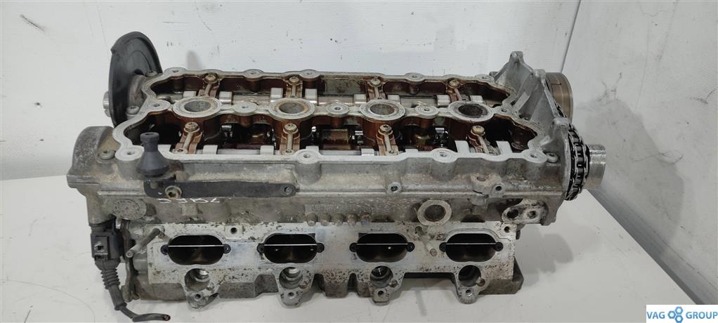 головка блока цилиндров Audi A4 B6 2003, 2.0 л., бензин, седан, AWA, . - фото №1