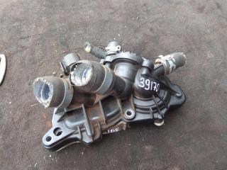 корпус термостата Volkswagen Passat B7 2013, 1.4 л., TSI, бензин, седан, 04E121121E, CZDA, CZEA, CPWA, CHPB, CZDB, 04E121121L