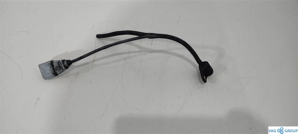 датчик распредвала Volkswagen Passat B6 2007, 2.0 л., TDi, дизель, седан, BMP, BXE, BLS, 03G906433, 03G957147, 03G957147B - фото №1