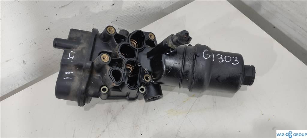 корпус масляного фильтра Volkswagen Jetta 5 поколение 2008, 2.0 л., бензин, седан, BVZ, BVY, BLR, BLX, BLY, BVX, 06D115397G, 06D115397J, 06D115397D, 06D115397K - фото №1