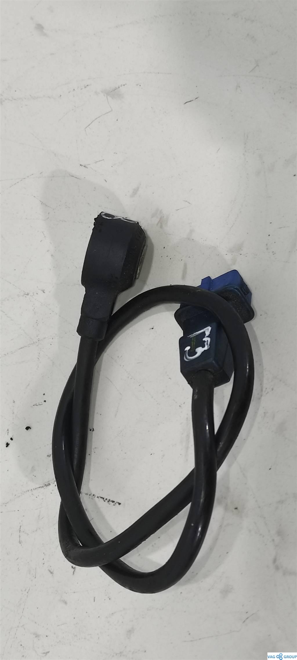 датчик детонации Volkswagen Passat B5 1999, 1.8 л., бензин, седан, APT, 054905377G, ADR, AGZ, ARG, . - фото №1