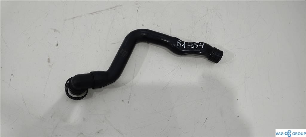 патрубок вентиляции картера Volkswagen Passat B6 2006, 2.0 л., бензин, седан, BVZ, BVY, BLR, BLX, BLY, BVX, 06F103217, . - фото №1
