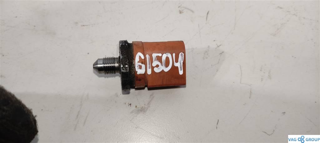 датчик давления топлива Volkswagen Passat B7 2013, 2.0 л., TFSI, бензин, седан, 06J906051, 03C906051H, 06J906051D, 06J906051B, 0261545016, 0261545035, 0261545051, 06J906054B, 0705877232, . - фото №1