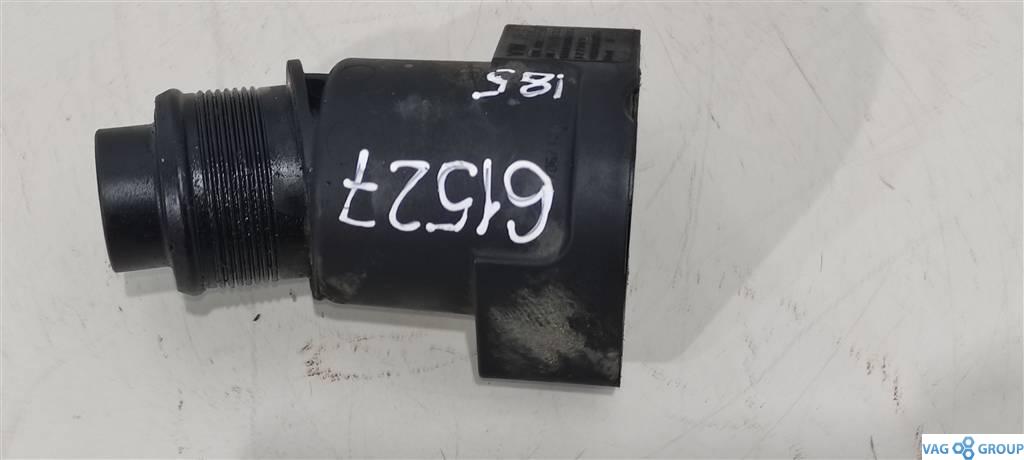 патрубок турбины Skoda Octavia 3 поколение (A7) 2015, 2.0 л., TDi, дизель, седан, CBA, 03L131111G, CBB, CFF, CBD, . - фото №1