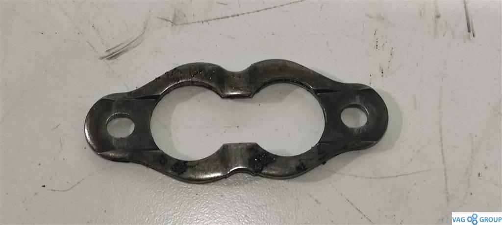 крепление форсунки Audi A4 B8/8K 2010, дизель, седан, 03L103113, . - фото №1