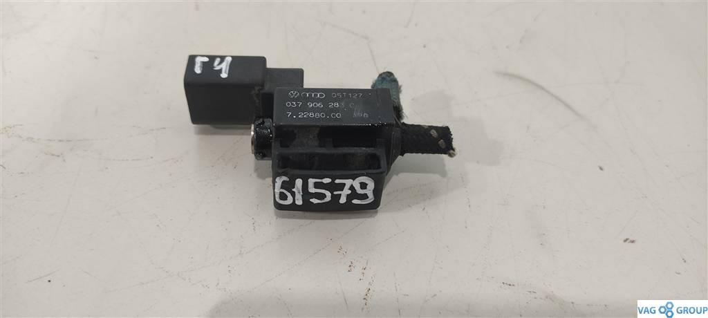 электромагнитный клапан Volkswagen Passat B6 2007, 2.0 л., TFSI, бензин, универсал, 037906283C, . - фото №1