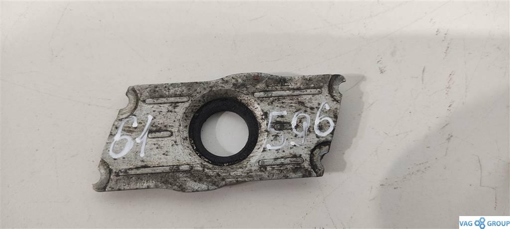 крепление форсунки Audi A4 B8/8K 2010, дизель, седан, 03L103113, . - фото №1