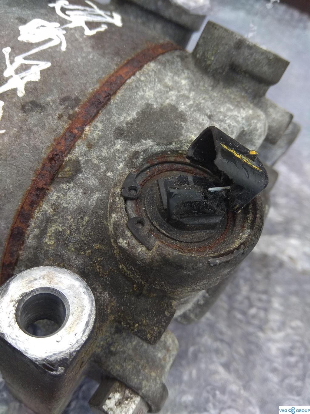 компрессор кондиционера Kia Ceed 1 поколение 2009, 1.6 л., CRDi, дизель, седан, JDCCE12, D4FB, . - фото №1