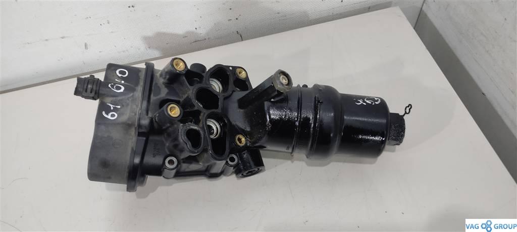 корпус масляного фильтра Volkswagen Passat B6 2006, 2.0 л., бензин, седан, BVZ, BVY, BLR, BLX, BLY, BVX, 06D115397G, 06D115397J, 06D115397D, 06D115397K - фото №1