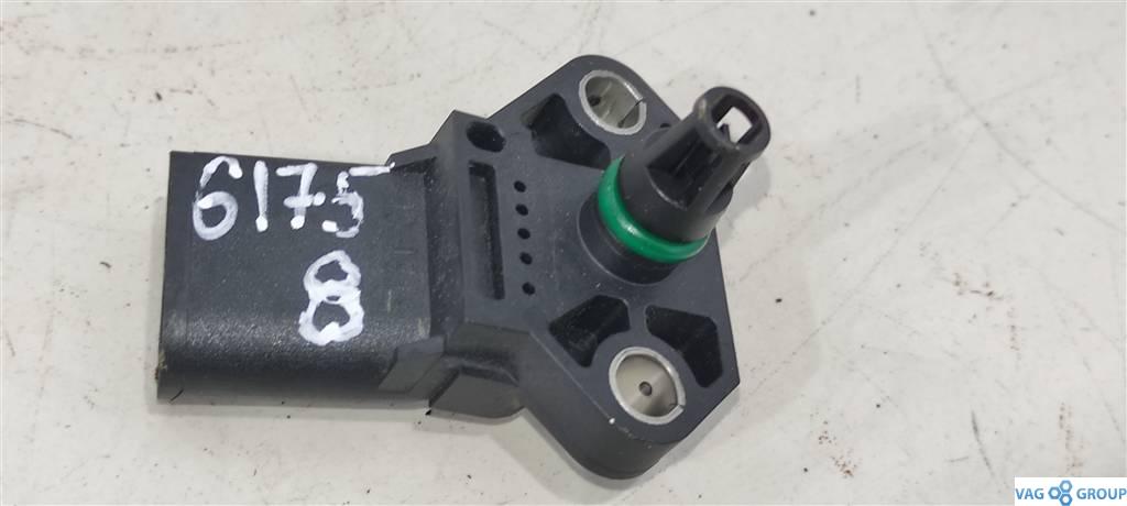 датчик абсолютного давления Volkswagen Passat B7 2013, 1.6 л., TDi, бензин, седан, 038906051C, CAY, BLG, BMY, CAVD, 0281002401, CTHA, CTHE, CAVE - фото №1