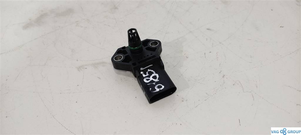 датчик абсолютного давления Volkswagen Passat B7 2013, 1.4 л., бензин, седан, 038906051C, BLG, BMY, CAVD, 0281002401, CTHA, CTHE, CAVE - фото №1