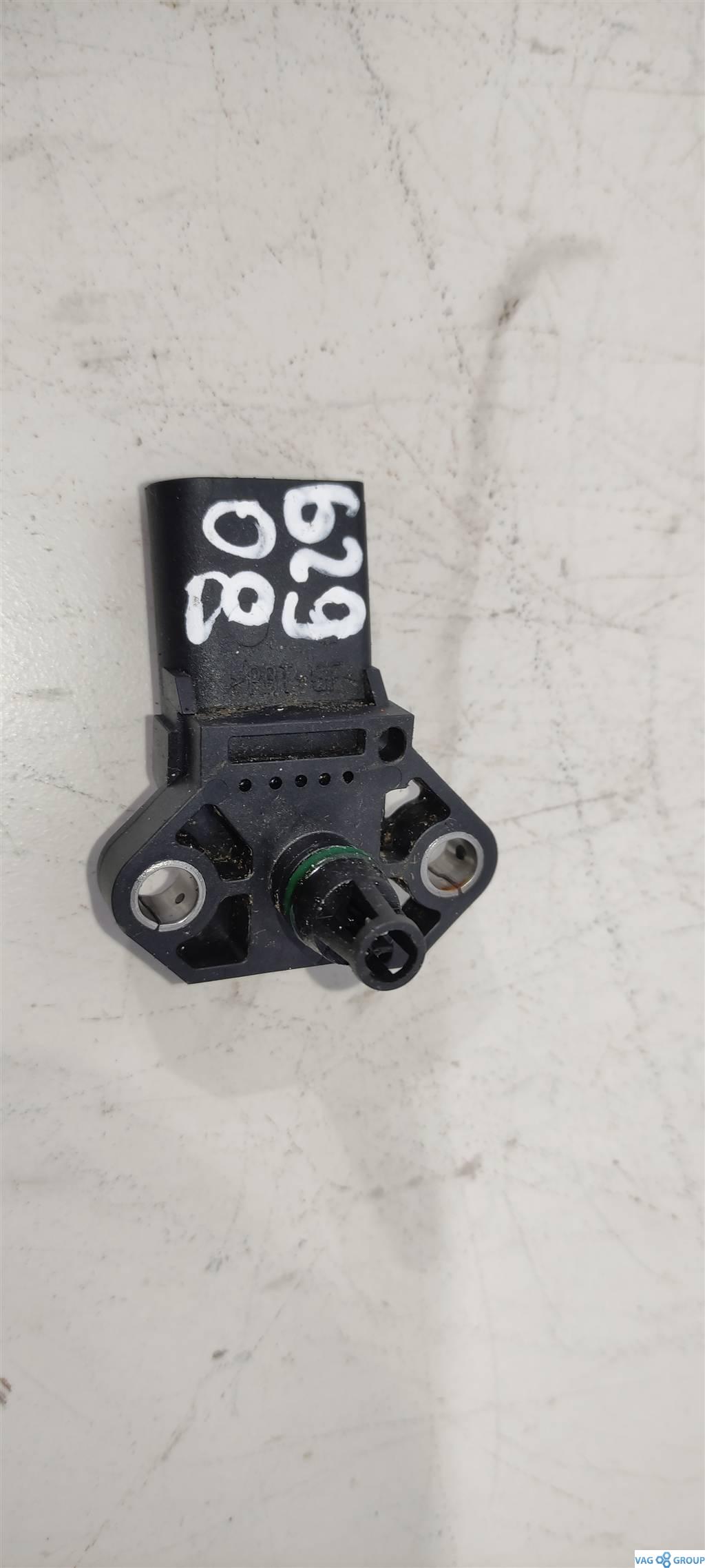 датчик абсолютного давления Volkswagen Passat B7 2013, 1.4 л., бензин, седан, 038906051C, BLG, BMY, CAVD, 0281002401, CTHA, CTHE, CAVE - фото №1