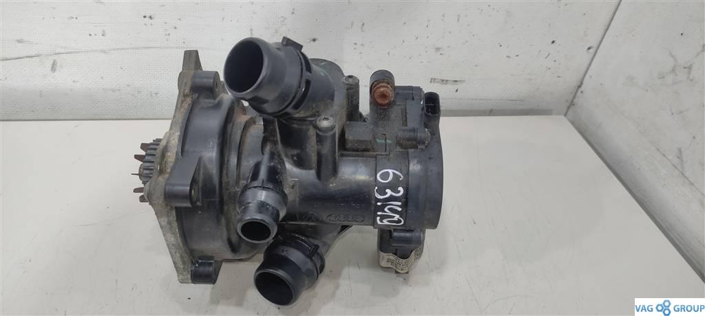 помпа Audi A3 8V 2015, 2.0 л., бензин, хетчбэк 5 дв., BPG, BPY, BPJ, BWE, AXX, BWA, BWT, CDA, CAW, CCT, CDH, CDN, CYN, CYP, CBF, CCZ, BGB, CAE, CJK, CHJ, CHH, CJX, DAJ, CWZ, CNS, CNT, CYF, CYG, ., 06L121111H - фото №1