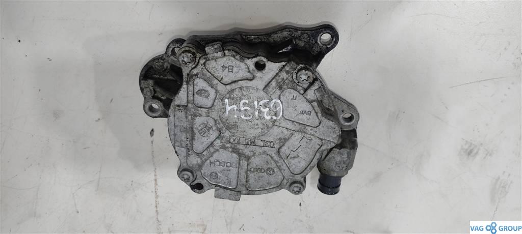 насос вакуумный Volkswagen Jetta 6 поколение 2012, 2.0 л., TDi, дизель, седан, 03L145100G, CBAA, CBAB, CBDC, CLCA, CGLC, CMGB, CFJA, CJAA, CFHC, CBDA, CAYD, CAYE, CEGA, CLJA, CLLB, CJCA, . - фото №1