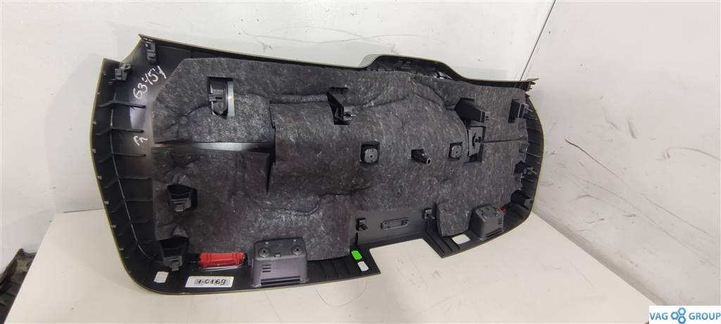 обшивка крышки багажника Porsche Macan 1 поколение 2017, бензин, внедорожник 5 дв., ., 95B867979 - фото №1