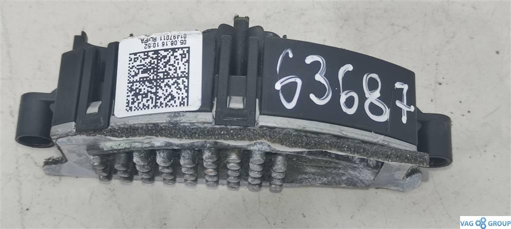 сопротивление печки Porsche Macan 1 поколение 2017, бензин, внедорожник 5 дв., ., 8T0820521F - фото №1