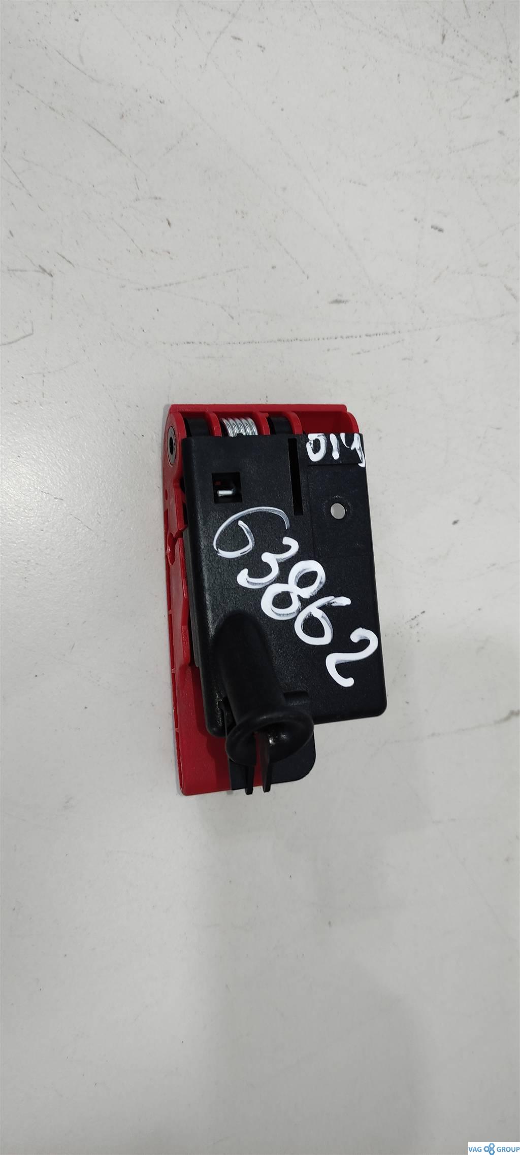 ручка открывания капота Mercedes-Benz GLC-Класс X253/C253 2017, 2.2 л., CDi, дизель, внедорожник 5 дв., ., A2138800402 - фото №1