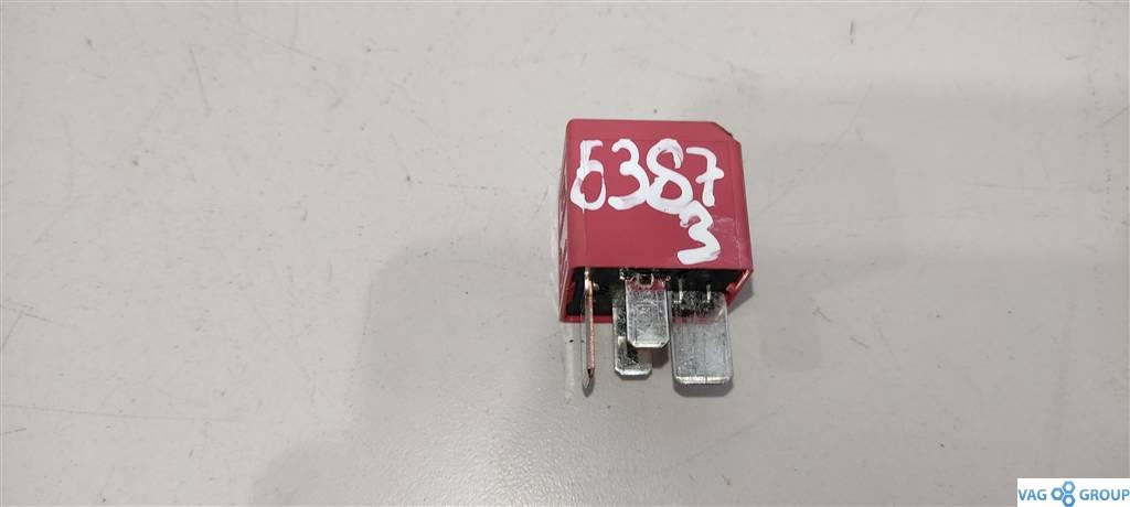 реле (прочие) Mercedes-Benz GLC-Класс X253/C253 2017, 2.2 л., CDi, дизель, внедорожник 5 дв., ., A0009821923 - фото №1