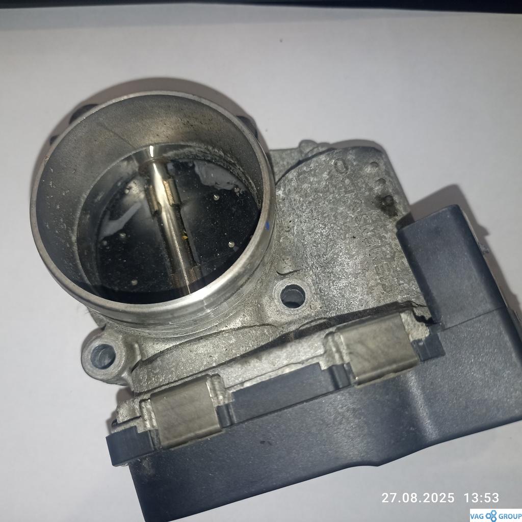 заслонка дроссельная Volkswagen Passat B6 2006, 2.0 л., 06F133062B, ., 06F133062S - фото №1