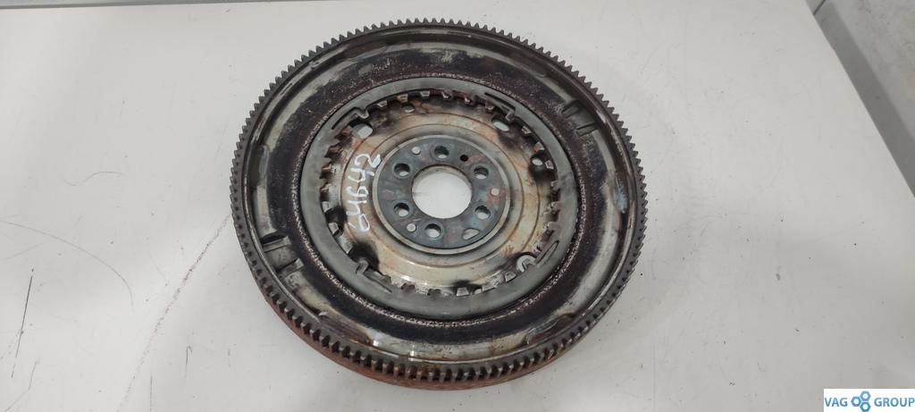 маховик Volkswagen Passat B7 2013, 1.4 л., TSI, бензин, седан, BLG, BMY, CAX, CDG, CAV, CTH, BWK, 036105266C, 036105266D, 03C105266T, 03C105266G, 03F105266, 03C105266AA - фото №1