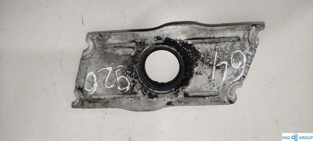 крепление форсунки Audi A4 B8/8K 2010, 3.0 л., TDi, дизель, седан, 059103113E, ., 059103113F, 059103113G - фото №1